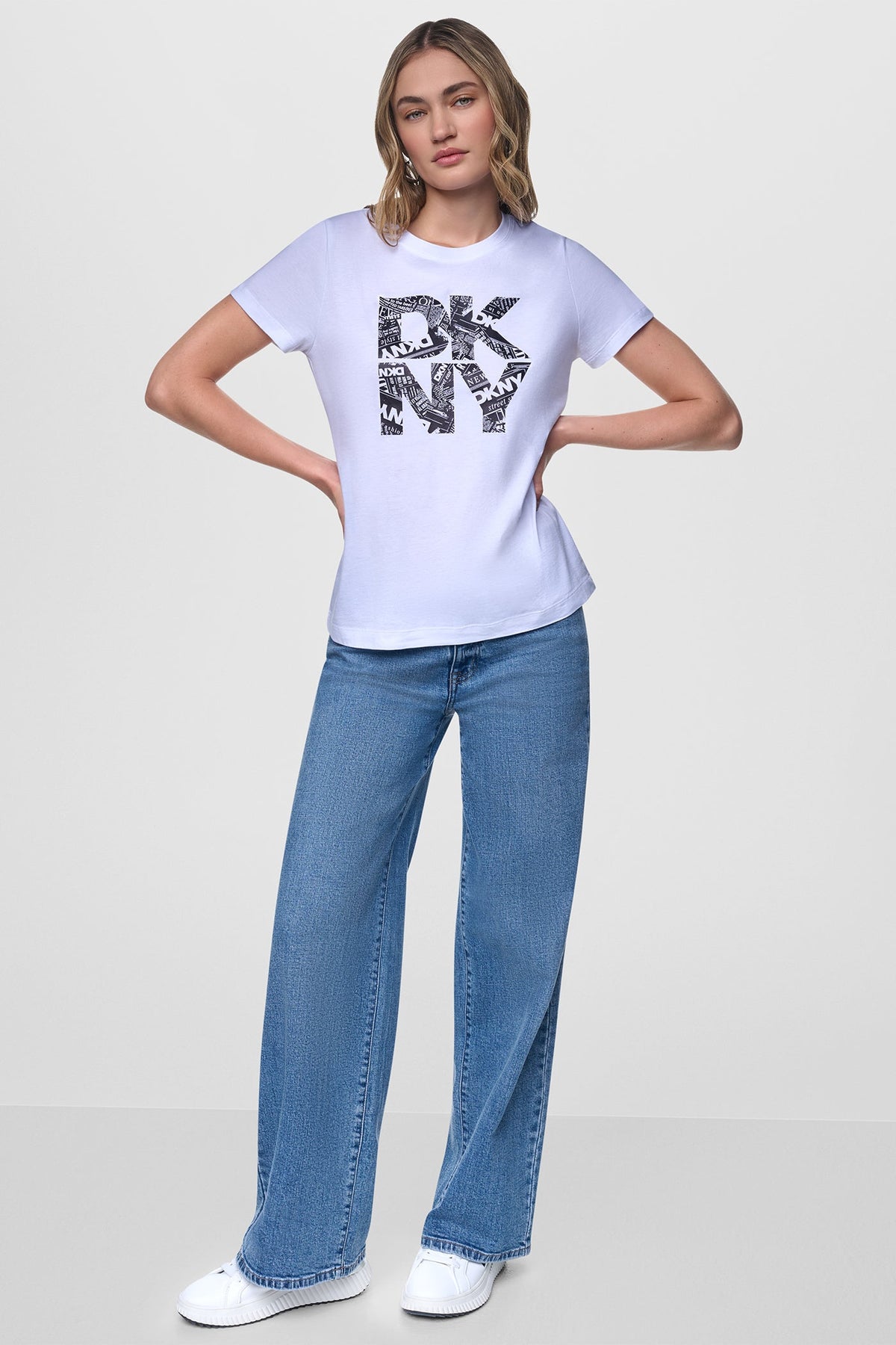 Black/Silver DKNY NEWSPRINT DKNY STACKED LOGO TEE