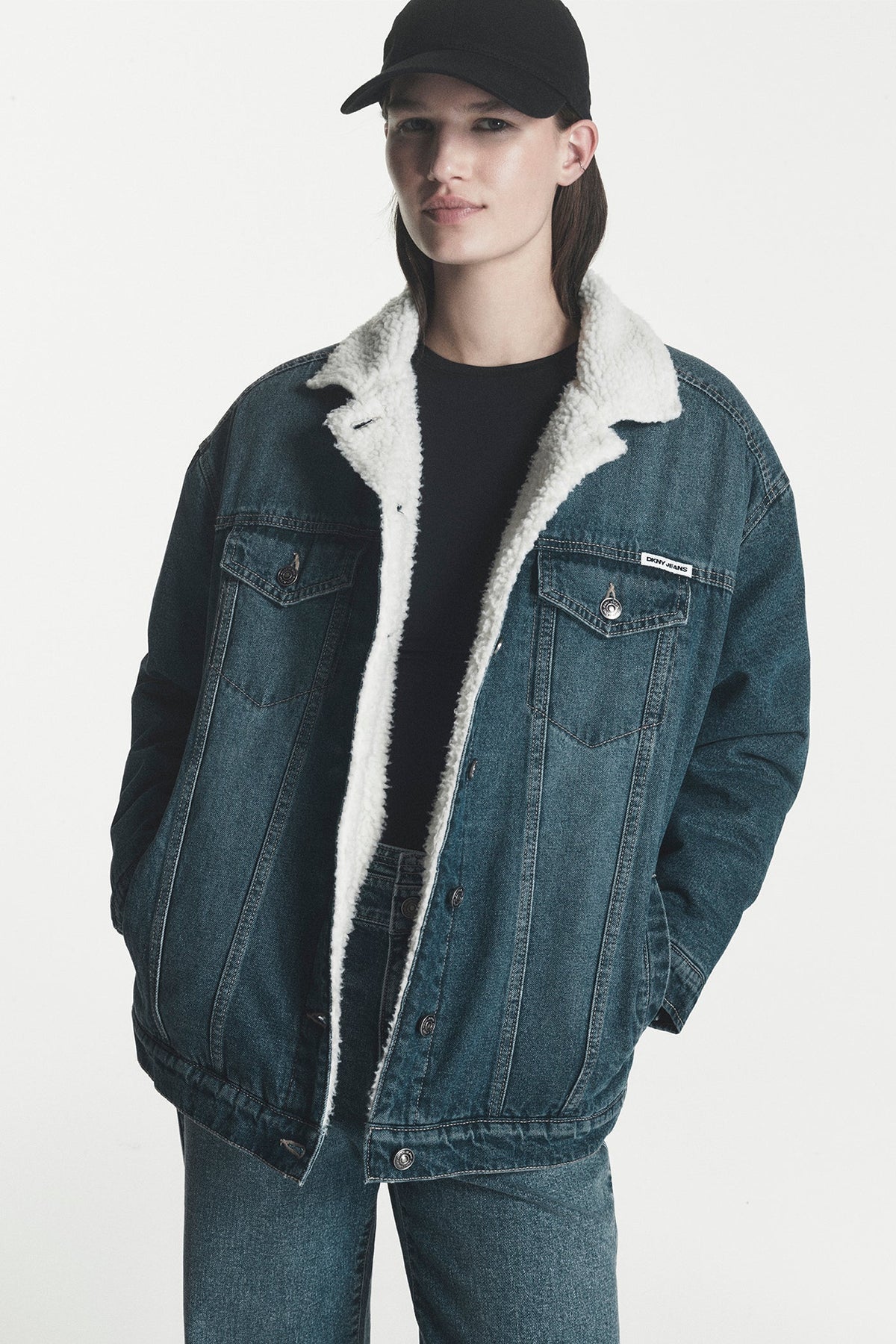 Fordham DKNY SHERPA COLLAR DENIM TRUCKER JACKET