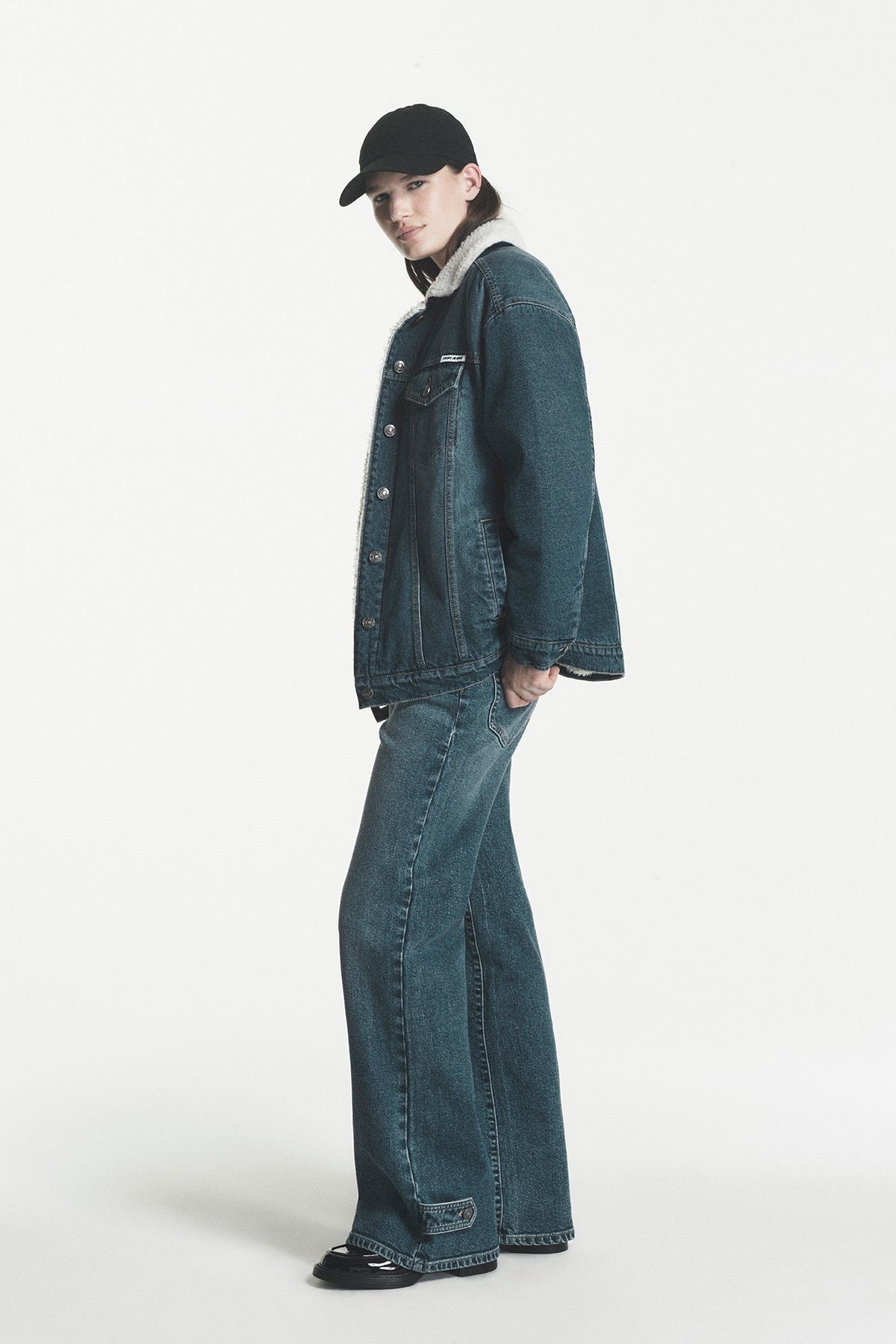 Fordham DKNY SHERPA COLLAR DENIM TRUCKER JACKET