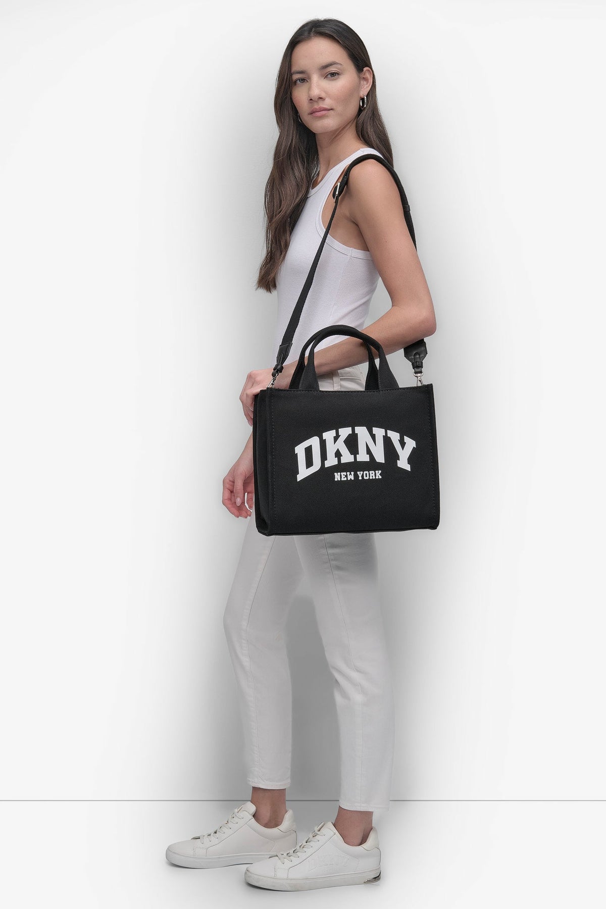 LIGHT CITY KHAKI/ BLACK DKNY HADLEE CANVAS MEDIUM LOGO TOTE