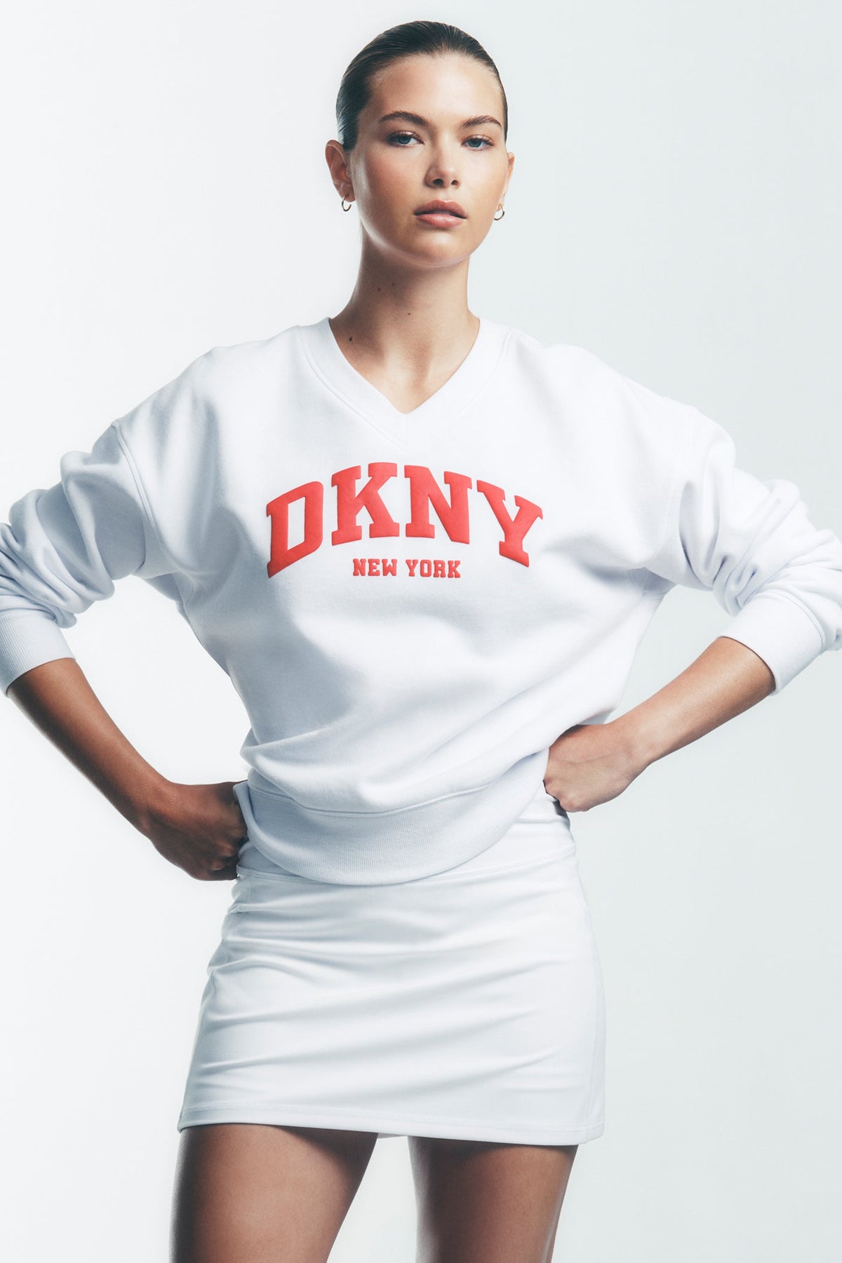 Pearl Grey Heather/Festive Pink DKNY PUFF VARSITY LOGO V-NECK PULLOVER