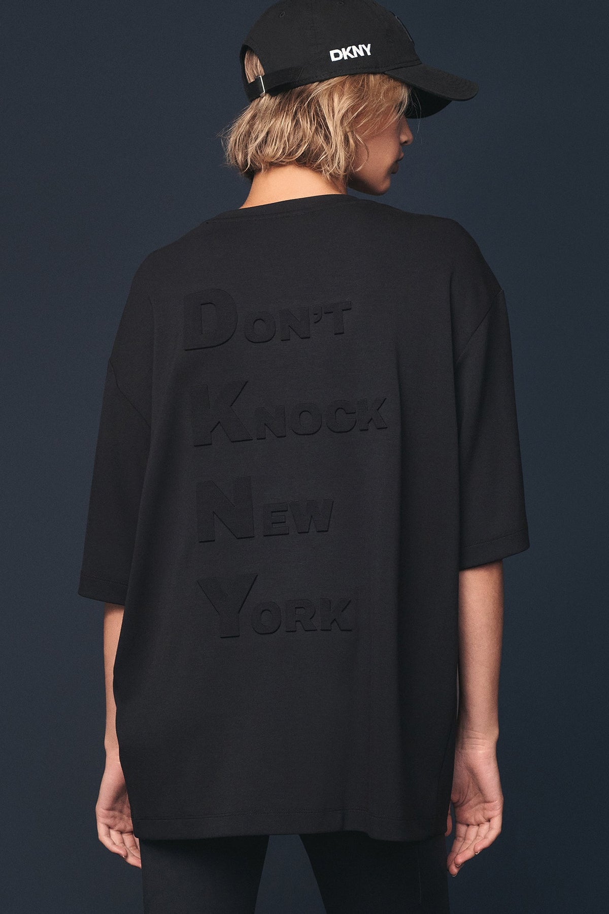 Black DKNY DKNY X YANKEES SHORT-SLEEVE EMBOSSED TEE