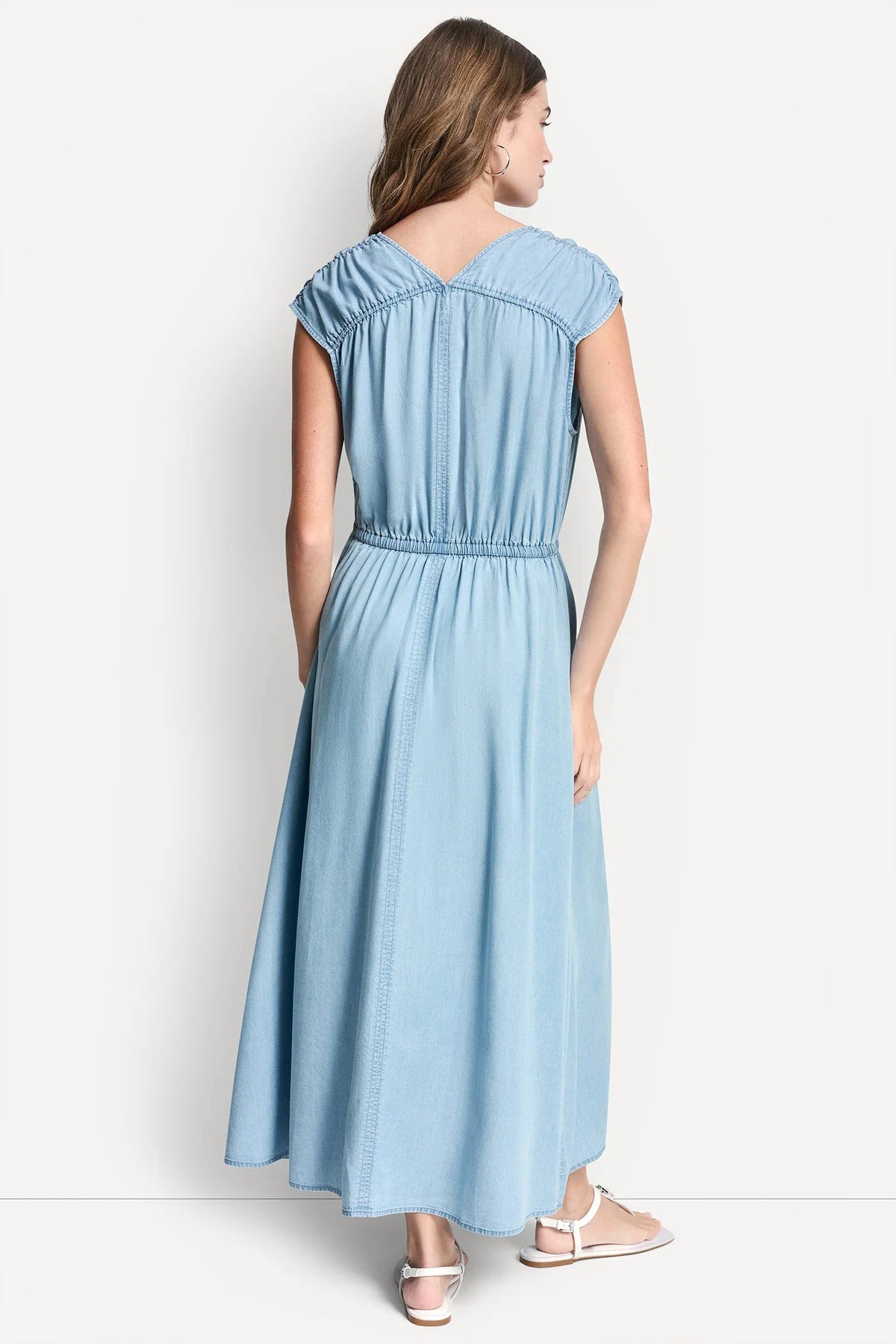 Chambray DKNY RUCHED V-NECK DRESS WITH TIE WAIST