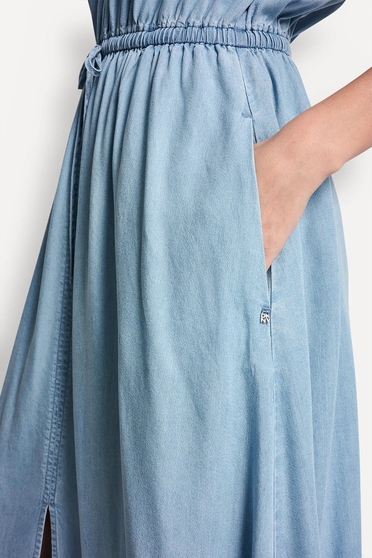 Chambray DKNY RUCHED V-NECK DRESS WITH TIE WAIST