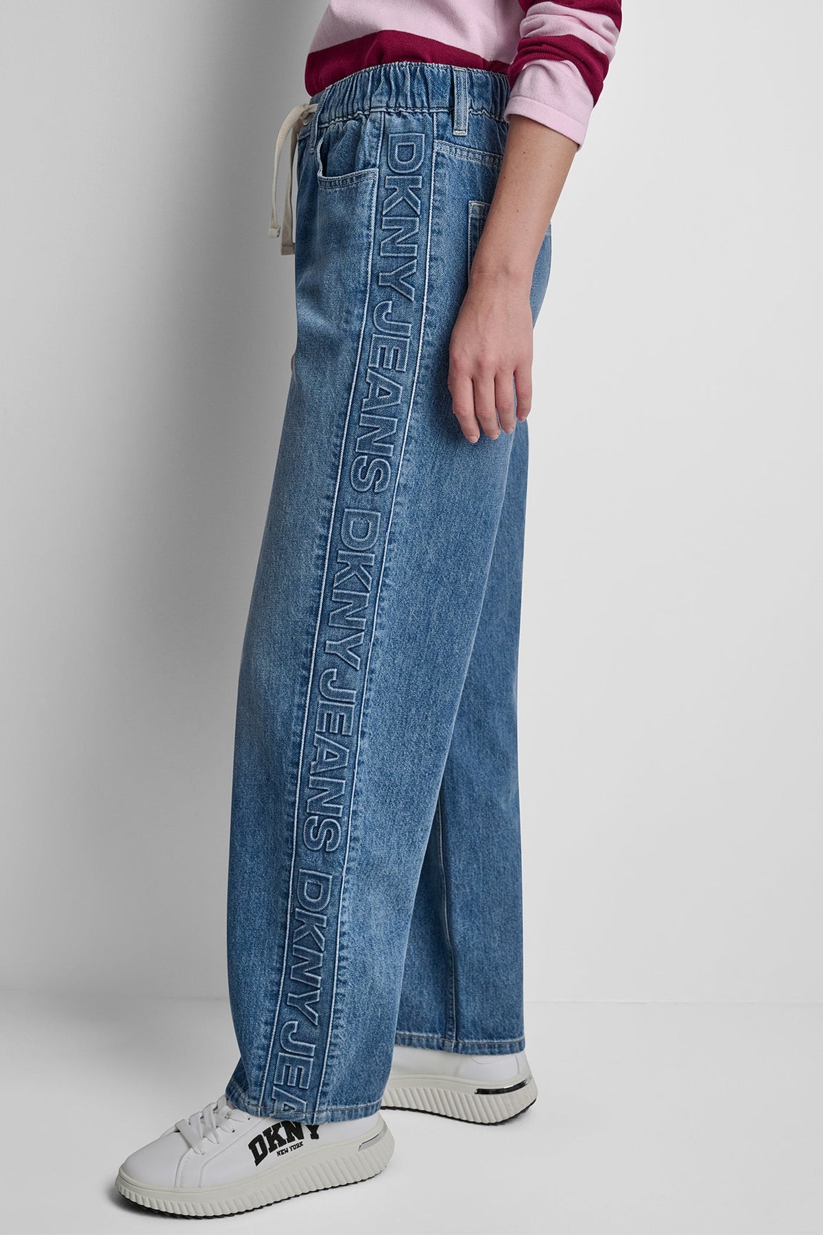Cedar Street DKNY MID-RISE STRAIGHT LEG WITH LOGO DETAIL