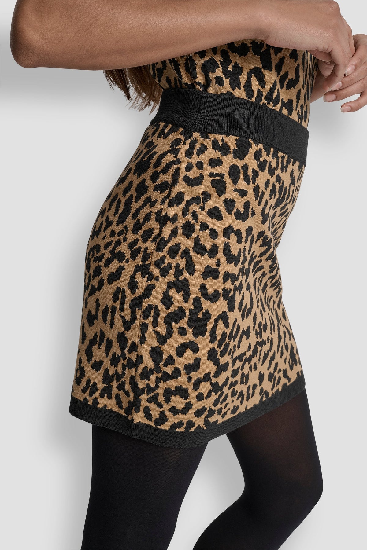 WHISKEY/BLACK DKNY CHEETAH JACQUARD MINI SWEATER SKIRT