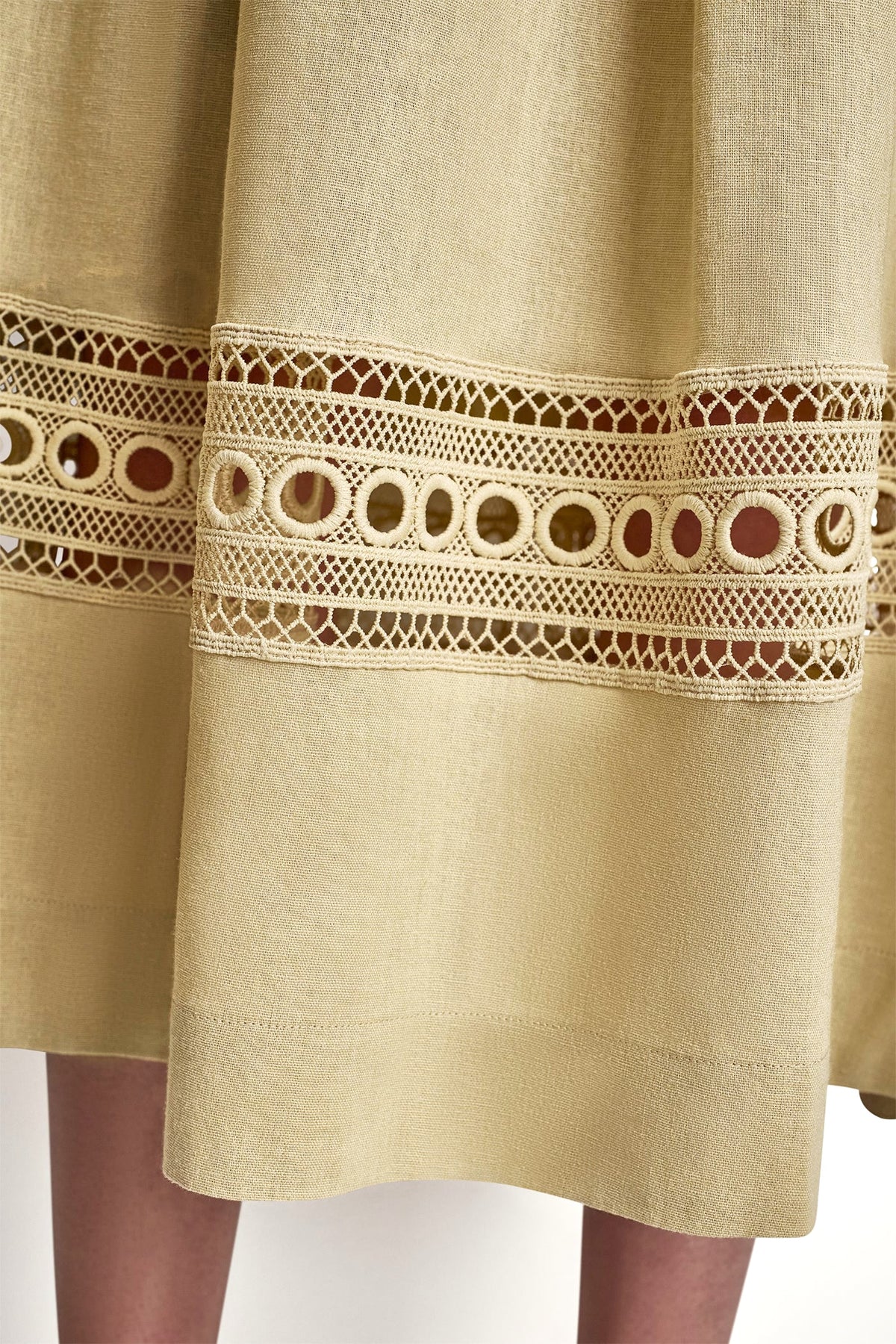 Mojave Desert DKNY LINEN-BLEND LOOP LACE-TRIMMED PLEATED MIDI SKIRT