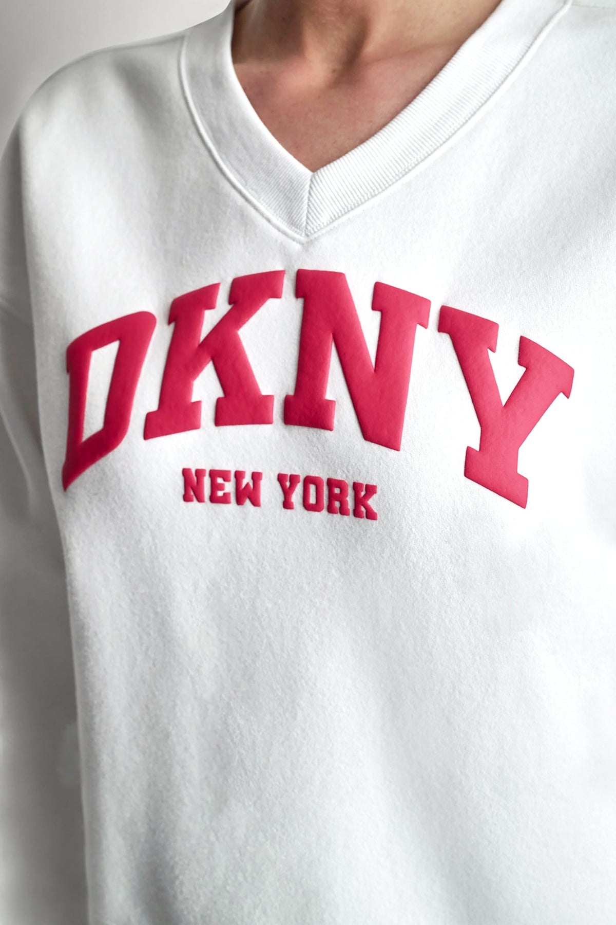 White/Punch DKNY PUFF VARSITY LOGO V-NECK PULLOVER