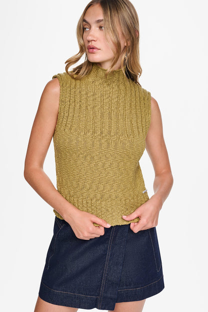 Crocodile DKNY RIBBED MOCK-NECK SWEATER VEST